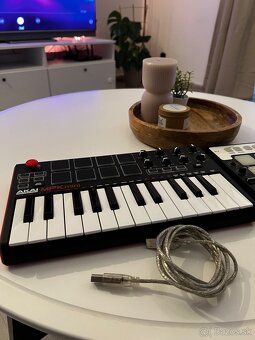 Akai MPk mini 2GEN IK Multimedia iRig Pads - 4