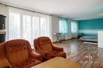 Ponúkame Vám exkluzívne na predaj priestranný 5-izbový rodin - 4