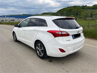 Hyundai i30 1.6crdi 81kw diesel - 4