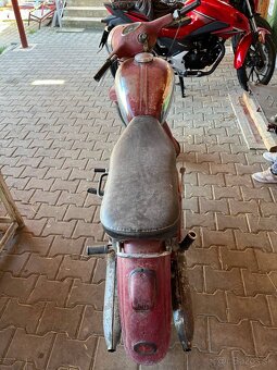 Jawa 250 - 4