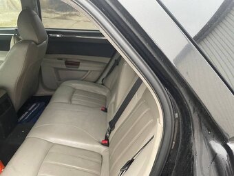 Predám Chrysler 300C LX - 4