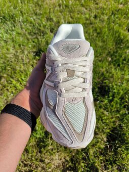 Topánky New Balance 9060 Sea Salt Brown 39.5 - 4