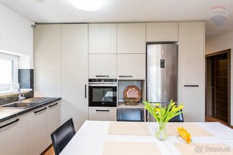 4 - izbová novostavba - bungalov s garážou na pozemku 422 m2 - 4