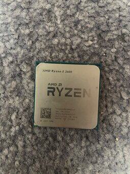 AMD Ryzen 5 2600 - 4