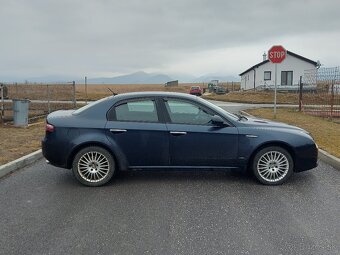 Alfa Romeo 2,4 JTDm, 147kW - 4