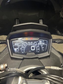 Aprilia SR GT 125 skúter - 4