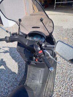 Predám suzuki burgman 250 - 4