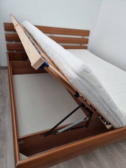 Manželská posteľ s matracmi a úložným priestorom - 4