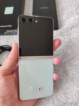 Samsung Galaxy Z Flip 5 512GB,8GB RAM - 4
