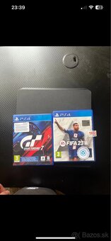 🎮 PS4 Slim 500GB + 2 ovládače + Gran Turismo 7 + FIFA 23 - 4
