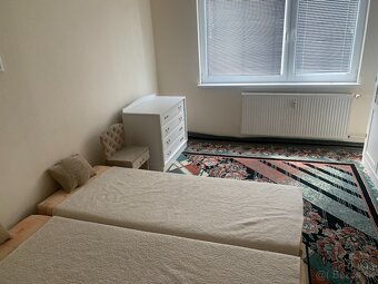 Prenájom 3- izbového bytu - 4