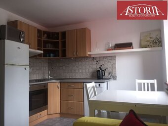 PRENÁJOM 2- izbový byt v centre mesta Martin Jesenského ul. - 4