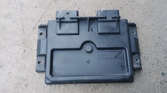 Predám štartér aj riadiacu jednotku - 4