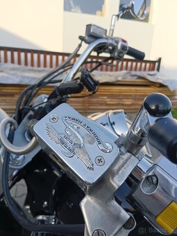 Suzuki Intruder 1500 - 4