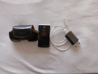 Mobilný telefon LG - 4
