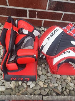 Brankarsky set CCM AXIS 2 a Extreme Flex 5 Pro - 4