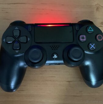Predám PS4 - 4
