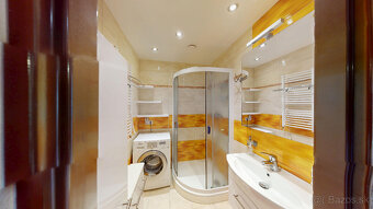 Na predaj veľký (75m2) 2- izbový byt prerobený na 3-izbový - 4