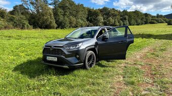 Znížená cena Toyota RAV4 4x4 Hybrid 2021 - 4