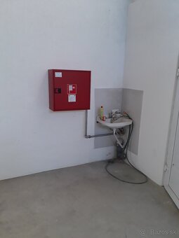 výrobná, skladovacia hala okres Sabinov voľná od Apríl Máj - 4