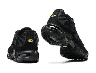 Nike Air Max Plus - 4