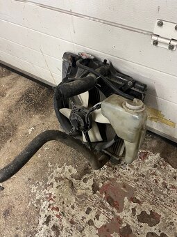 Chladič Honda Civic 6 1.5 vtec - 4