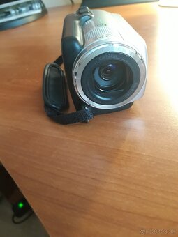 videokamera sony+stojan a ine zdarma - 4