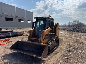 Predám pásový nakladač CASE 420CT Series 3 - 4