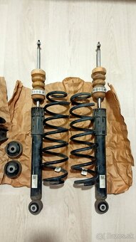 Tlmiče a pružiny zo Škoda Octavia A7 - 4