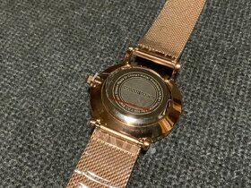 Damske zlate hodinky Hannah Martin / BEST CENA / - 4