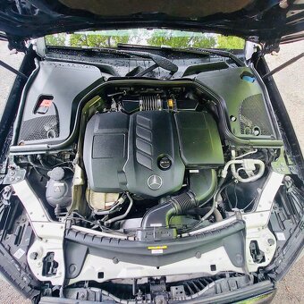 Mercedes Benz E200D - 4