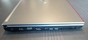 Notebook Fujitsu / i7 / 16GB / 512GB / 15.6" - 4