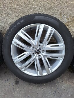 VW Tiguan 235/50 r19 - 4