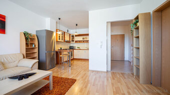 Príjemný 2 izbový byt s parkovaním a balkónom, Bratislava -  - 4