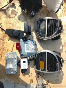 Predám ND Citroen C4 Grand 
R.v.2007 - 4