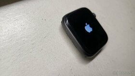 Apple Watch 4 - 44m - reštartujú sa, nenabehnú - 4