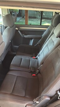 Volkswagen Touran - 4