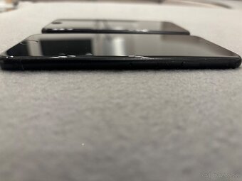 Predám iPhone SE - 4