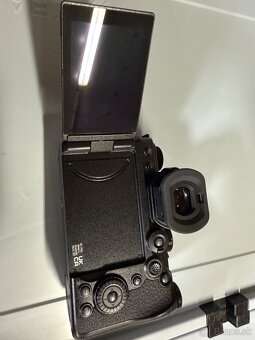 Lumix S5iix - 4