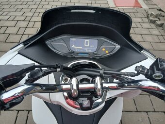 Honda PCX 125 (Manželkin inzerát) - 4