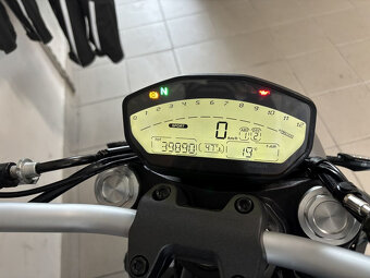 Ducati Monster 821 - 4