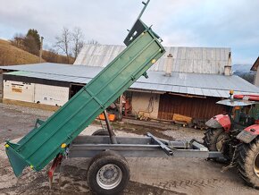 Trojstrana vyklápacia vlečka - 4