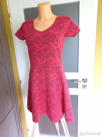 Kvetované mini šaty - 4