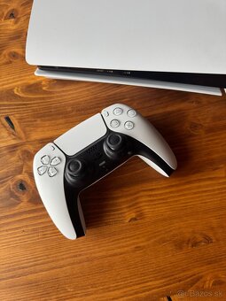 PlayStation 5 Slim s čítačkou diskov (Blu-ray 4K UHD) 1 - 4