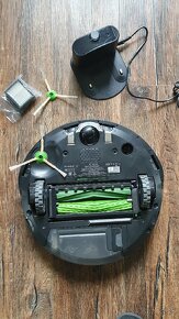 Robotický vysávač iRobot Roomba i7 - 4