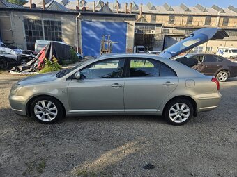 Toyota Avensis T25 2.0 85 kW - 4