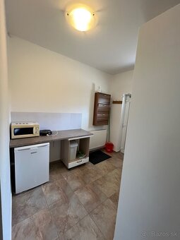 Prenajmem 1-izbový byt - 4