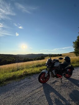 Yamaha MT-09 - 4