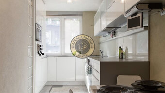 Veľký 3- izbový byt v centre - 4