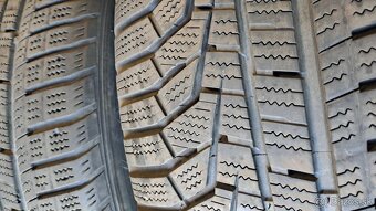 Predám 4ks jazdené zimné 225/60r17-99H Hankook - 4